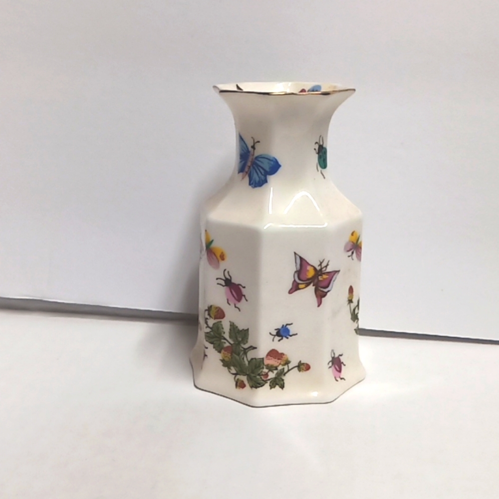 Butterfly Vase 3.5" tall.   3838